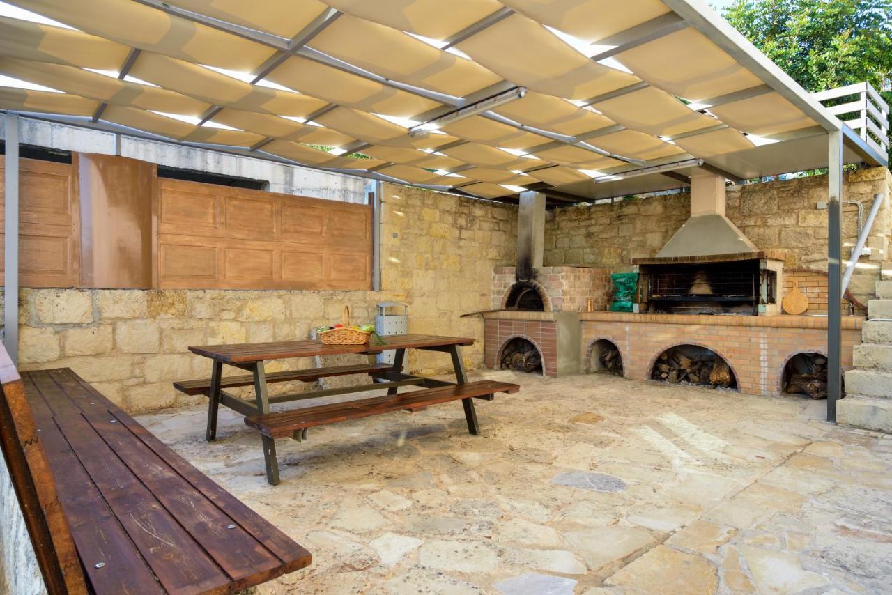 Villa Abelizia Chrissi Akti Chania Exterior foto